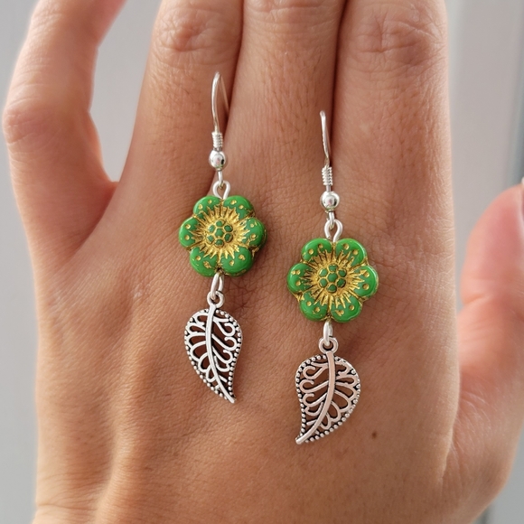 Earth Art hand crafted artisan Jewelry - Handmade Flower And Leaf Silver Earrings